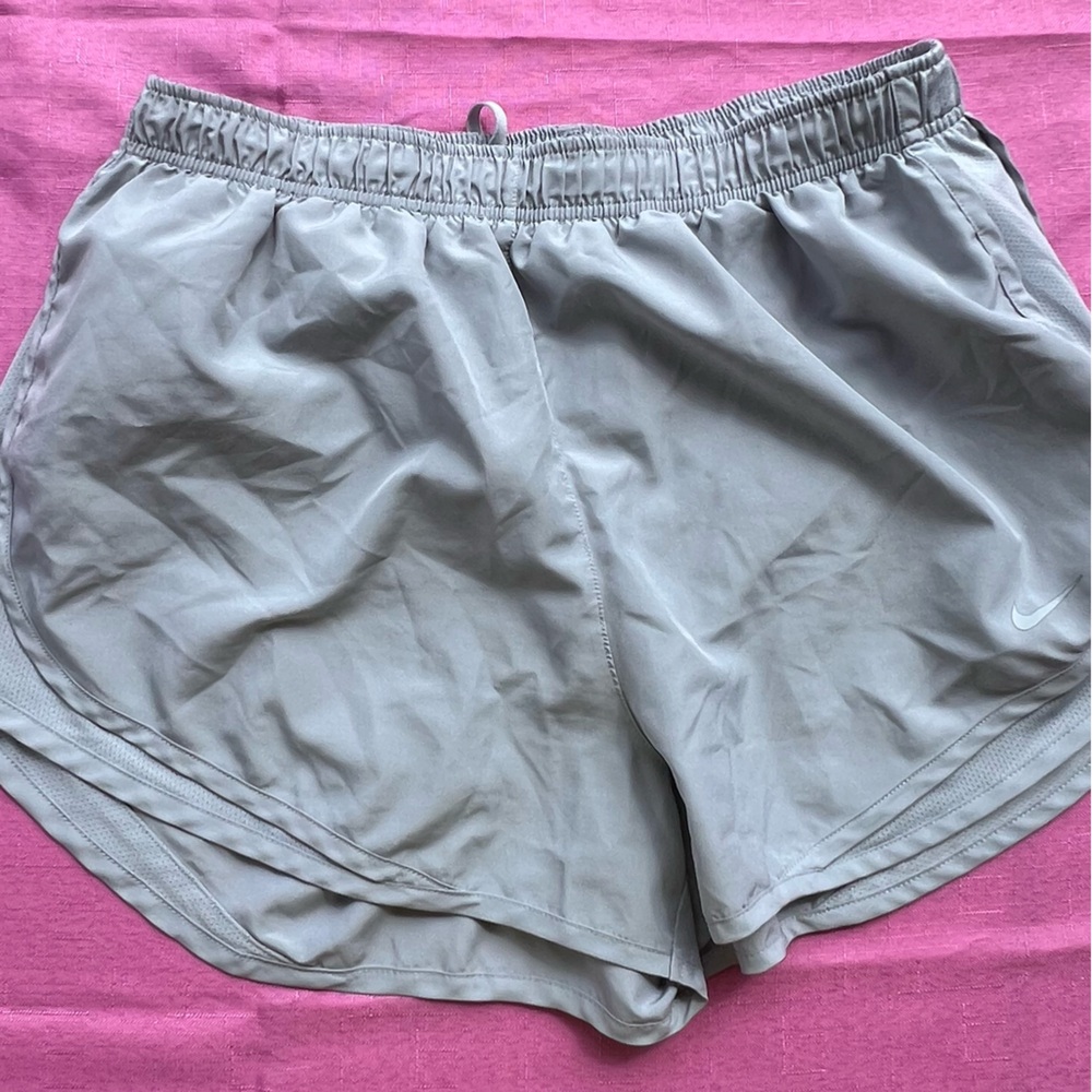 Nike shorts women’s XL